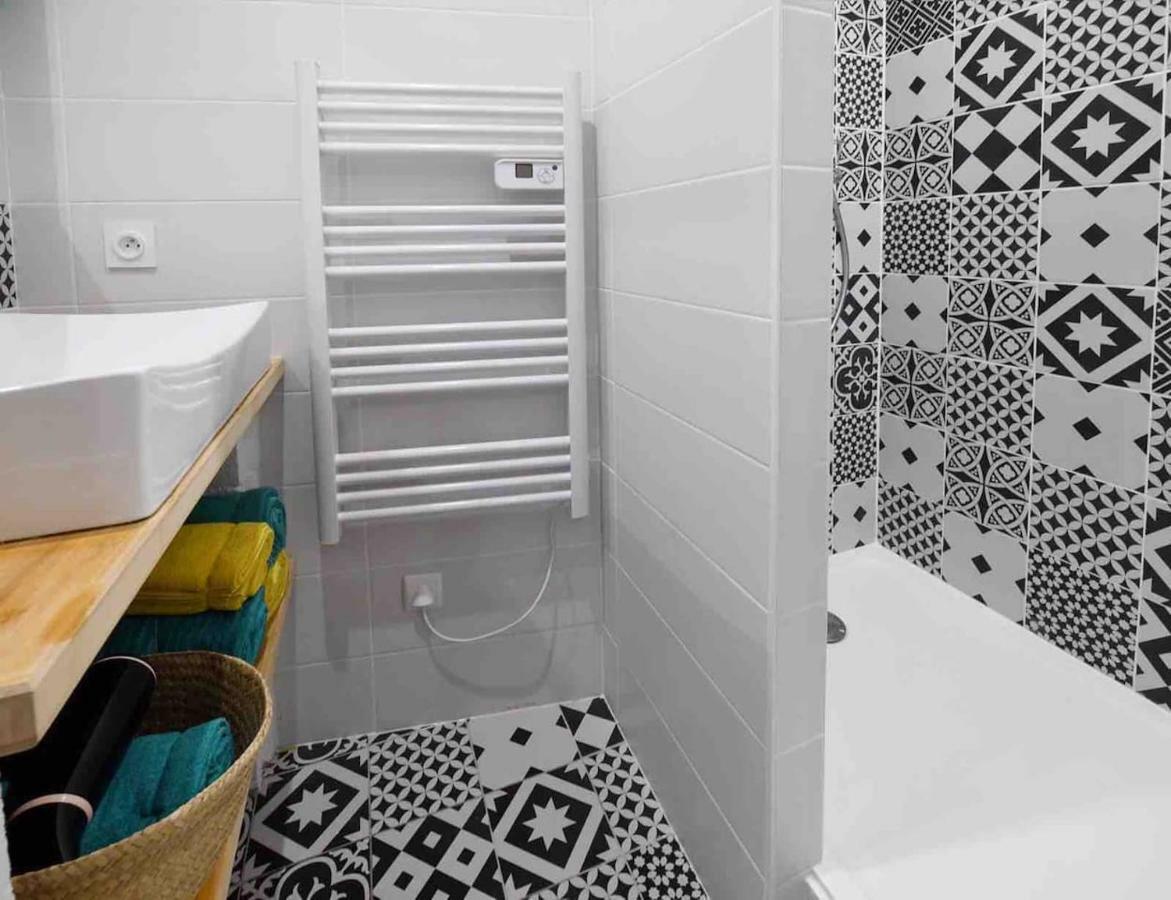 An Authentic Experience With Spa In The Center Poitiers Luaran gambar